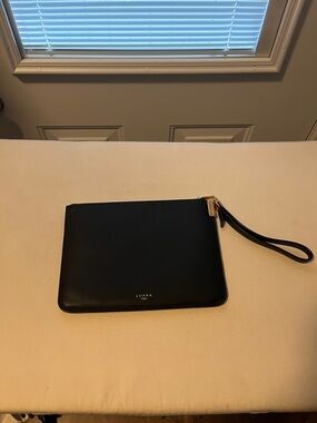 NWT Luana Italy Alex Large Wristlet in Black